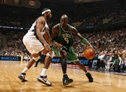 开云世界杯2026-当太阳灼烧鹈鹕时，乔治在欧冠半决赛的篮球之夜中完成跨界统治