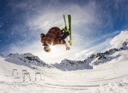 开云官方app入口-年度焦点之战，乔治接管比赛，公牛力克雷霆