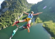 开云体育直播-羽坛新纪元，印尼队完胜德国队，桃田贤斗点燃赛场之夜