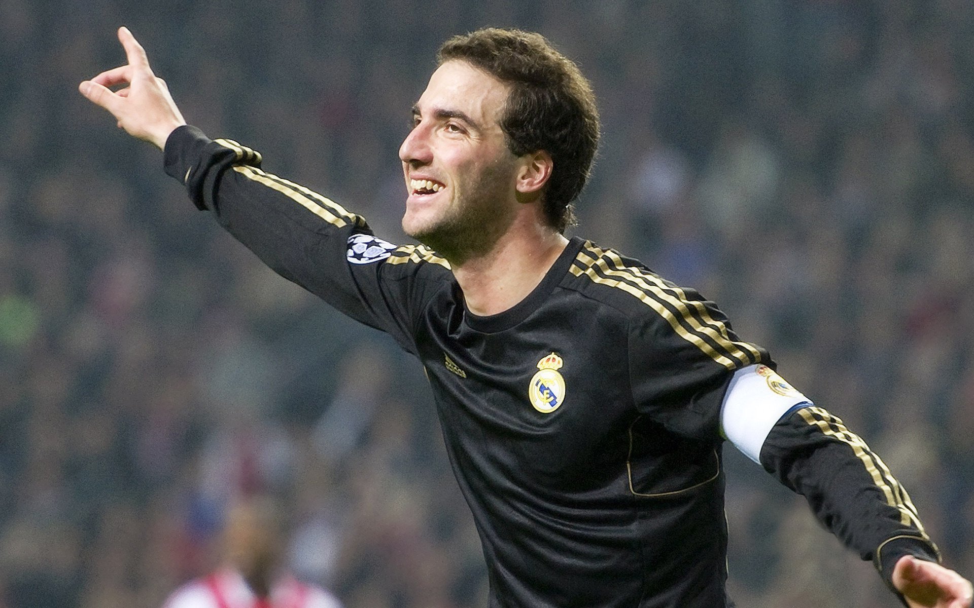 从自我救赎到国家荣耀，劳塔罗的救赎与洪都拉斯的足球奇迹